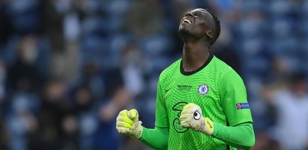 Édouard Mendy est devenu  le premier gardien de l’histoire à réaliser 13 clean sheets après ses 17 premiers match.