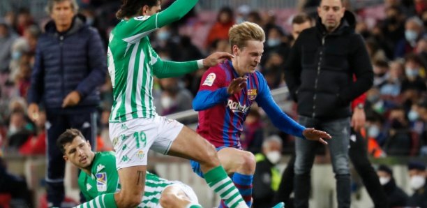 Xavi a essuyé sa première défaite à la tête du FC Barcelone en se laissant surprendre par le Betis Séville (0-1).