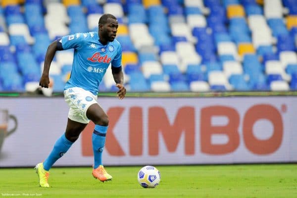 Kalidou Koulibaly est à la 7e place du Top 10 des défenseurs.