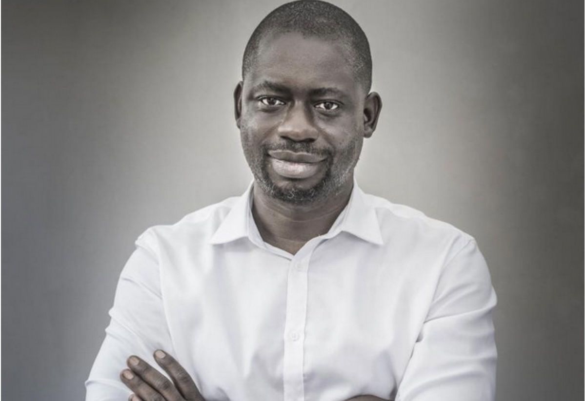 CONTRIBUTION : NOUS TENIR ÉVEILLÉS, (par Felwine Sarr)