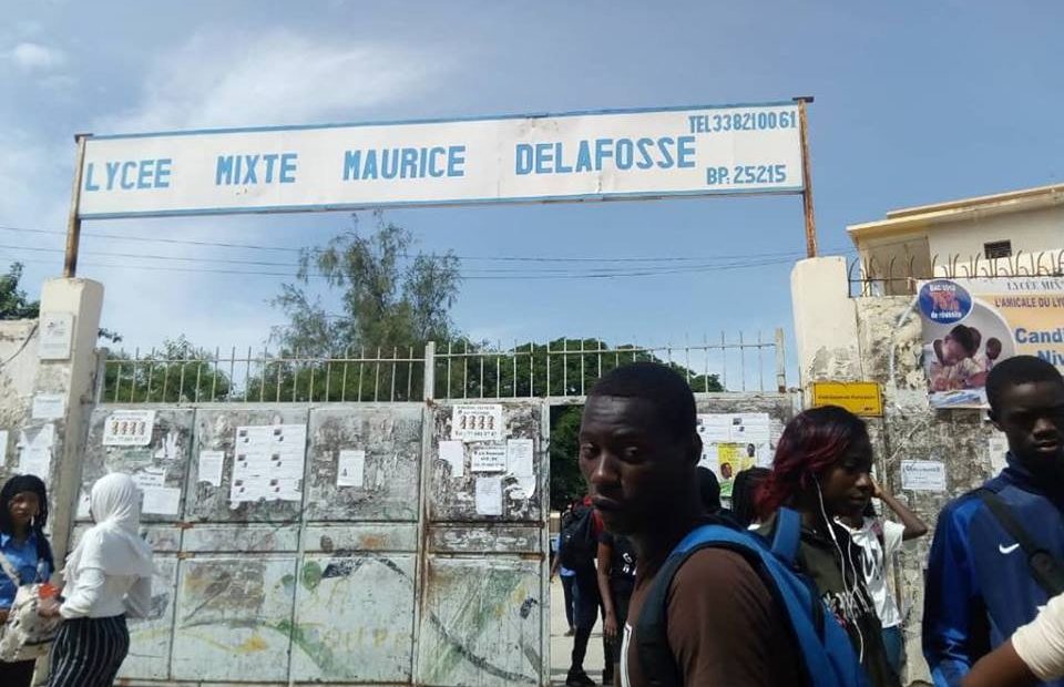 Des Cocktails molotov découverts au lycée Delafosse