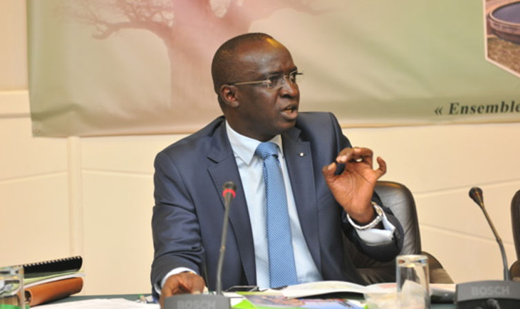 Moustapha Ba ministre des finances « Le président Macky Sall laissera à son successeur un budget de 7003,6 milliards de francs CFA »