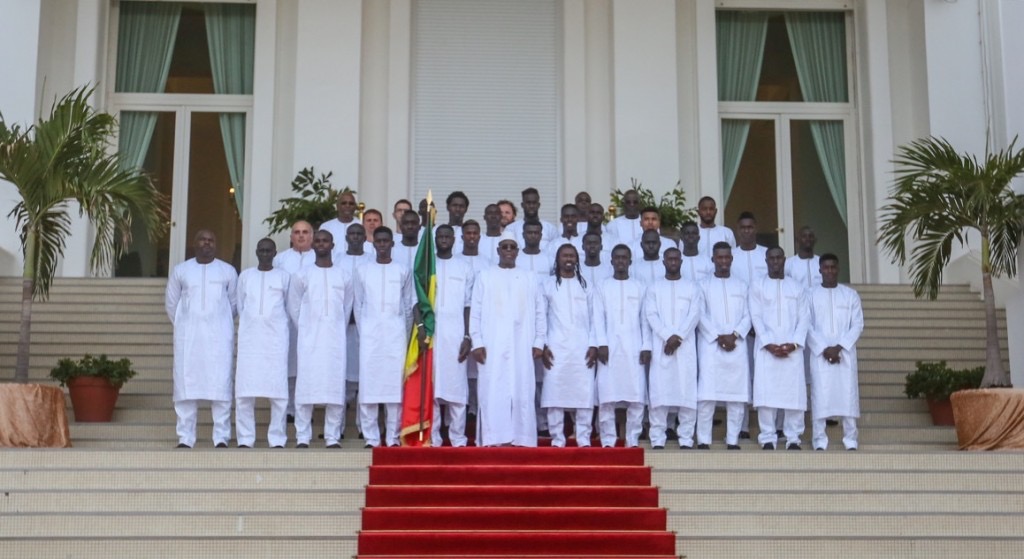 CAN 2023 – Remise de drapeau au lions, Macky Sall galvanise les troupes (Vidéo)